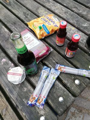 Einkauf für den Spielplatz (praktischerweise direkt nebenan) at Alnatura - Bahrenfelder Str. in Hamburg