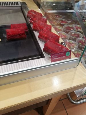 Dinkelhimbeerschnitte at Alnatura - Bahrenfelder Str. in Hamburg