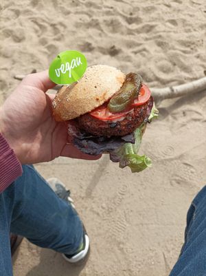 Blackbean-cashew burger 3,99€ at Alnatura - Bahrenfelder Str. in Hamburg