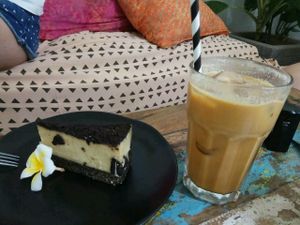 Oreo cake (which was phenomenal) and an ice-coffee at The Spicy Coconut in Seminyak