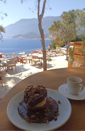 After the Pad Thai, a sweet momen... at Oburus Momus in Kas