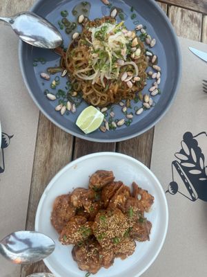 Pad Thai and buffalo cauliflower   at Oburus Momus in Kas
