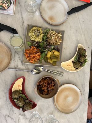 Assortiment de tapas froids et chauds   at Badaboom in Nice