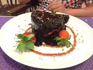 vegan chocolate sachatorte at Acai in Mallorca