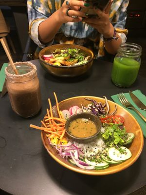 Thai noodle bowl, choco smoothie
(in the back) miso bowl and green juice at Green&Berry in Barcelona