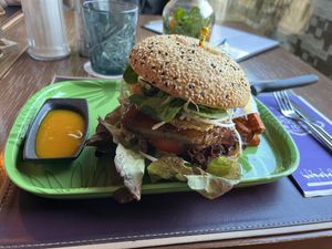 Sehr kreativer Burger (The Bangkok Burger)   at Die Röhre in Unterach Am Attersee