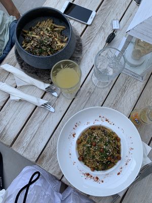 Cute plates  at Yard of Taste in Zakynthos