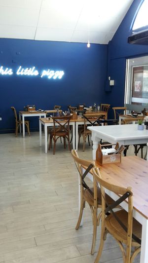Interior at Piggy Back Cafe in Jindalee