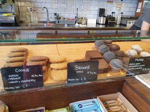 Cookies, muffins and brownies: tried the coconut almond muffin and the peanut cookie, both delicious at bio&bio - Oktogon in Zagreb