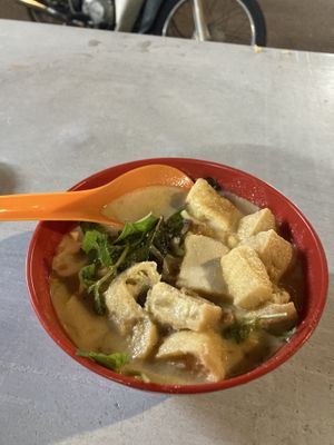 Curry noodles  at Kedai Bee Thean Heong 素之家在美天香神料. in Penang