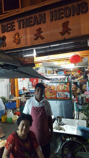 Owner & her helper at Kedai Bee Thean Heong 素之家在美天香神料. in Penang