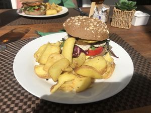 Vegan burger at Me Gusta in Mallorca