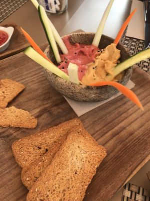 Hummus 2 ways at Me Gusta in Mallorca