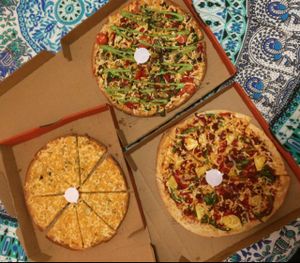 pizza  at Round in Dickson