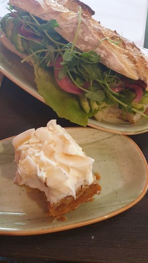 Avocado sandwich with pickled red onion + carrot cake (both vegan) at Ma Baker in Karrtorp