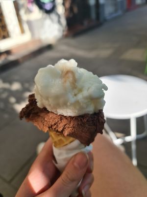 Lemon and chocolate at Vegestacja in Warsaw