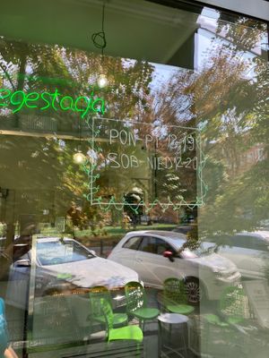 Business hours at Vegestacja in Warsaw