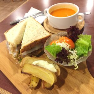 Cheese beadcurd sandwiches at LN Fortunate Coffee 幸福咖啡 - Kwai Hing in New Territories