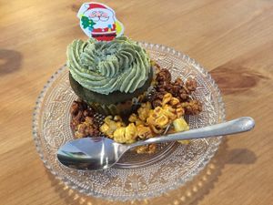 Vegan Matcha (Green Tea) Cupcake with some popcorns at LN Fortunate Coffee 幸福咖啡 - Kwai Hing in New Territories