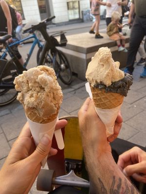 Almond butter and tahini flavour, plus cashew and roasted dark sesame seeds  at StikkiNikki - Gotgatan in Stockholm
