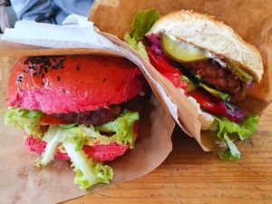 Classic Burger & Beet Club Burger at Tofu Tussis in Berlin