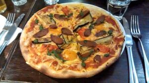 Pizza "Orientale" at Janine Loves Sunday in Paris