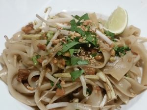 phad Thai at Janine Loves Sunday in Paris