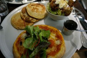 Sunday Brunch: Caesar Salad + Mini-Pizza+ Pancakes at Janine Loves Sunday in Paris