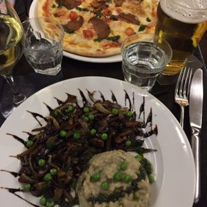 The risotto was excellent! the pizza so-so at Janine Loves Sunday in Paris