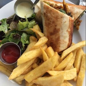 kebab vegetal   at Janine Loves Sunday in Paris