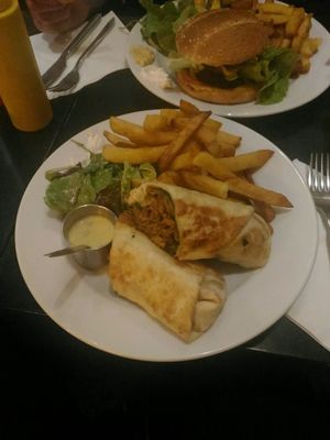 kebab + cheeseburger♡ at Janine Loves Sunday in Paris