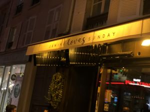 New awning as of 28 June 2018 at Janine Loves Sunday in Paris