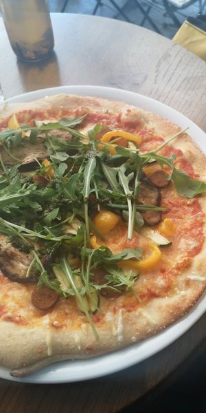 I this was the oriental pizza at Janine Loves Sunday in Paris