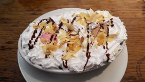 Banana split at Janine Loves Sunday in Paris