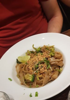 Pad thai at Janine Loves Sunday in Paris