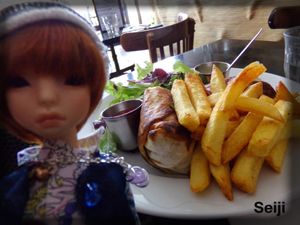 Vegan kebab at Janine Loves Sunday in Paris