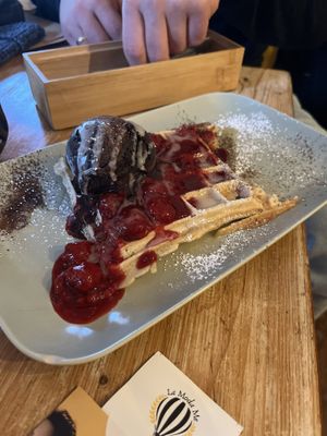 Winter waffles  at Cafe Neue Liebe in Berlin