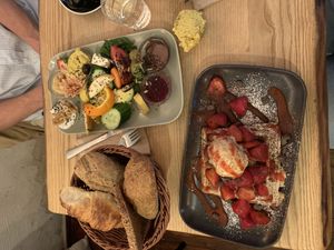 Frühstück neue Liebe mit extra Brötchen und extra Rührei + Waffel mit Eis und Erdbeeren 🤩  at Cafe Neue Liebe in Berlin