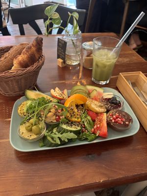 Frühstücksteller  at Cafe Neue Liebe in Berlin