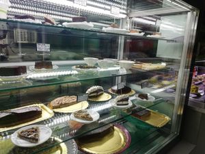 Cakes and pies at Bio & Chocolate in Siena
