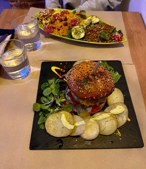Hipster burger and demure salad  at Sanissimo - Opera in Madrid