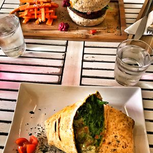 burger and wrap at Sanissimo - Opera in Madrid