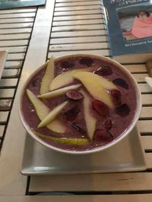 açai bowl vegan at Sanissimo - Opera in Madrid