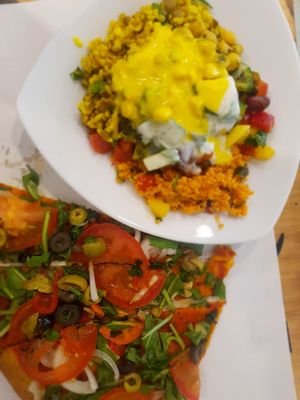 Pizza and salats at Kiez Vegan - Warschauer Str in Berlin