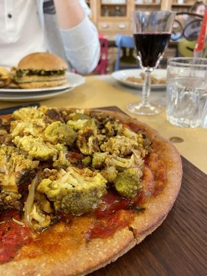 Pizza wieder mit anderem Gemüse  at Le Golose Imperfezioni in Como