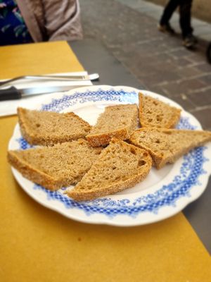 Homemade bread at Le Golose Imperfezioni in Como