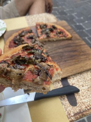 Super delicious pizza-ish  at Le Golose Imperfezioni in Como