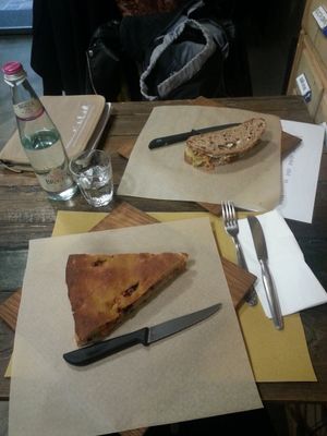 Bread like a pizza and avocado sandwich at Le Golose Imperfezioni in Como