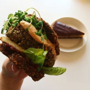 RawBurger and cake at Raw n More  in Helsinki