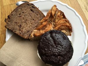 banana bread, aplle cake, ";browffin"; -- all vegan at VIDA in Ravensburg